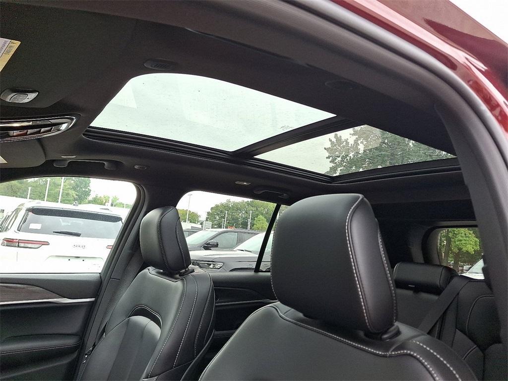 new 2025 Jeep Grand Cherokee car, priced at $52,735