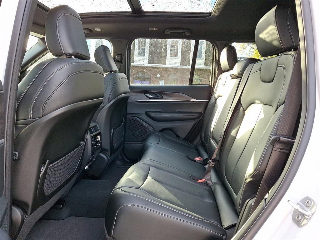 new 2025 Jeep Grand Cherokee car, priced at $53,140