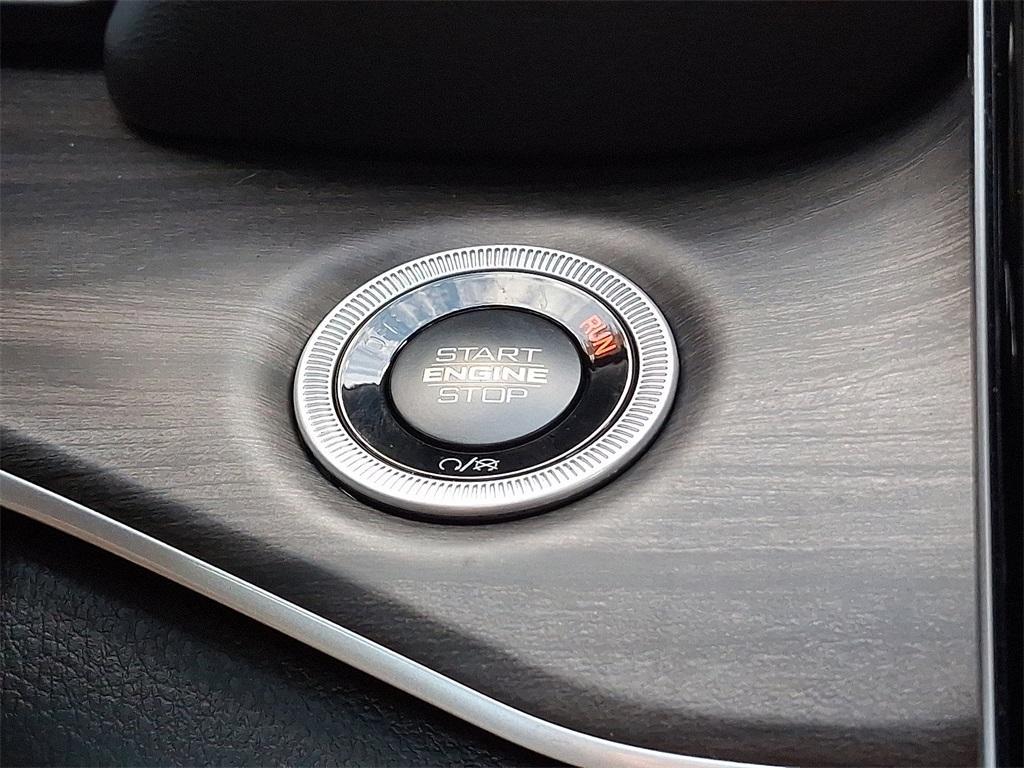 new 2025 Jeep Grand Cherokee car, priced at $53,140