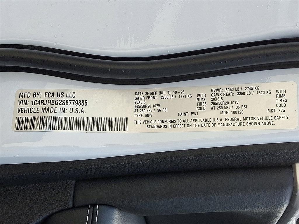 new 2025 Jeep Grand Cherokee car, priced at $53,140