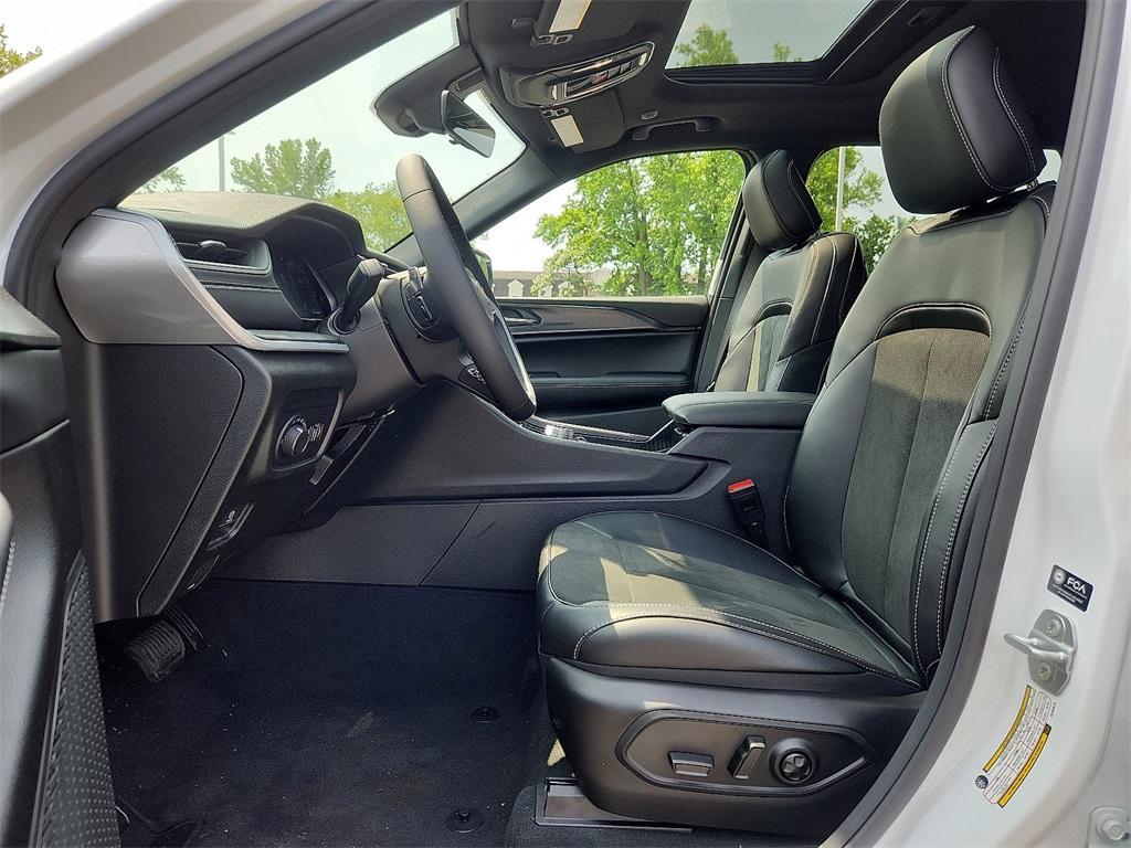 new 2025 Jeep Grand Cherokee car, priced at $47,780