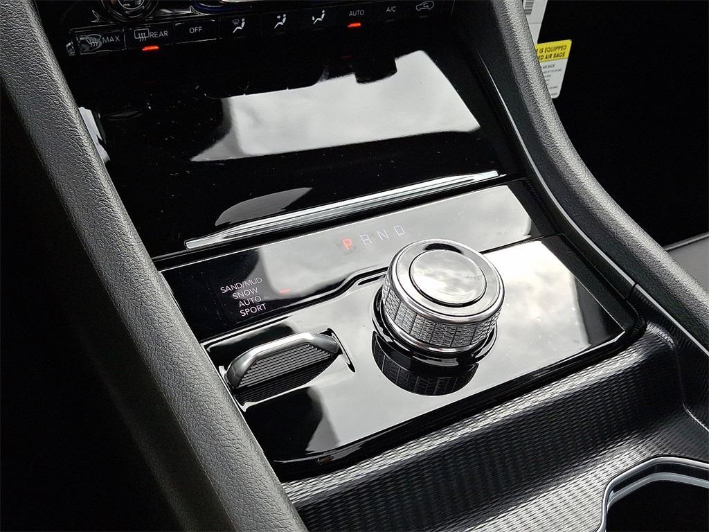 new 2025 Jeep Grand Cherokee car, priced at $52,140