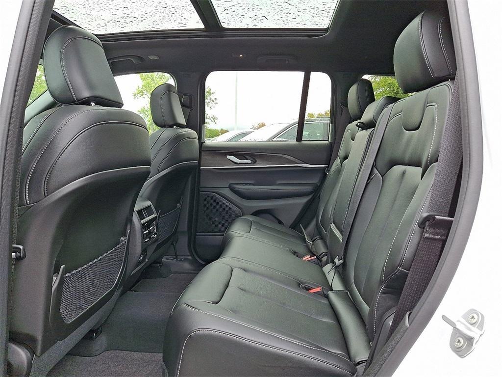 new 2025 Jeep Grand Cherokee car, priced at $52,140