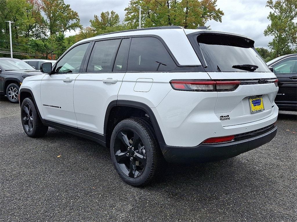 new 2025 Jeep Grand Cherokee car, priced at $52,140