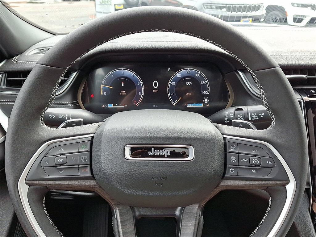 new 2025 Jeep Grand Cherokee car, priced at $52,140