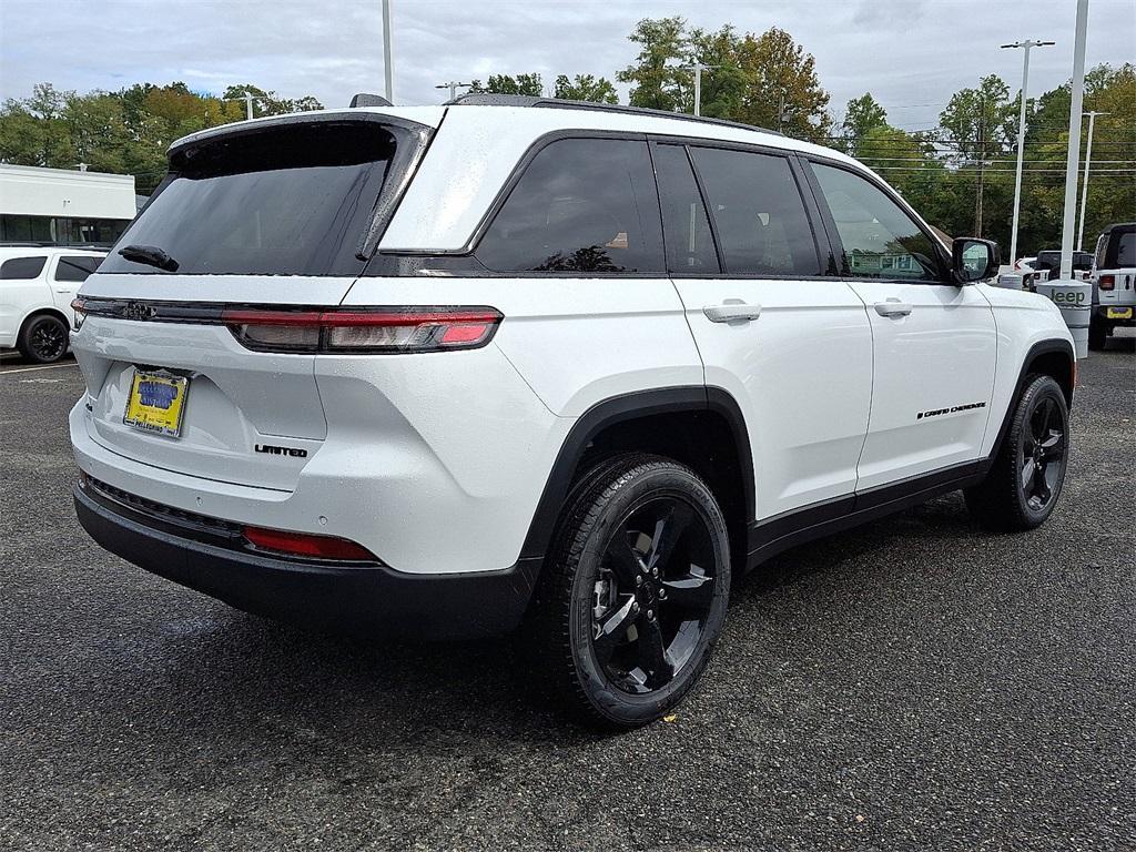 new 2025 Jeep Grand Cherokee car, priced at $52,140