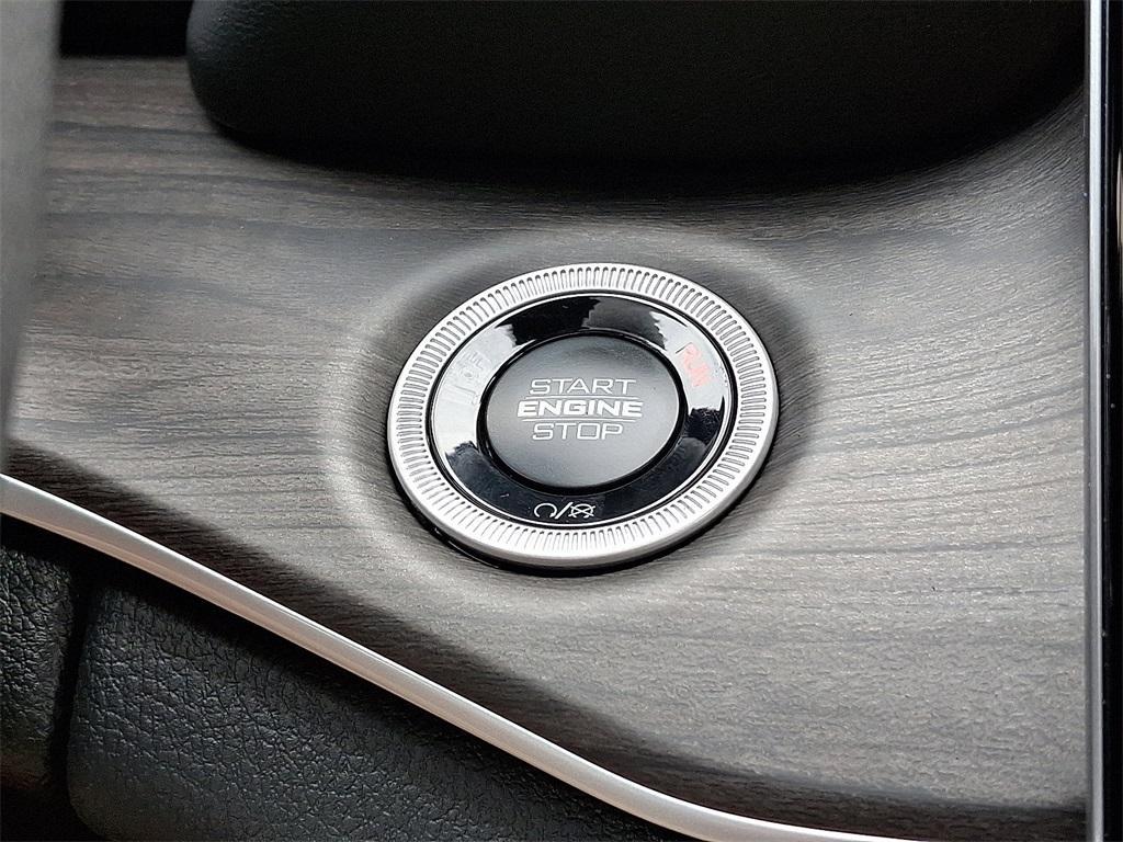 new 2025 Jeep Grand Cherokee car, priced at $52,140