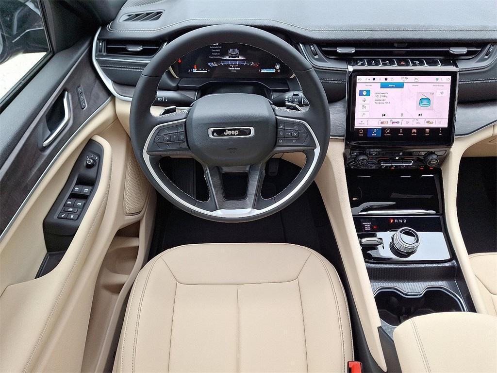 new 2025 Jeep Grand Cherokee car