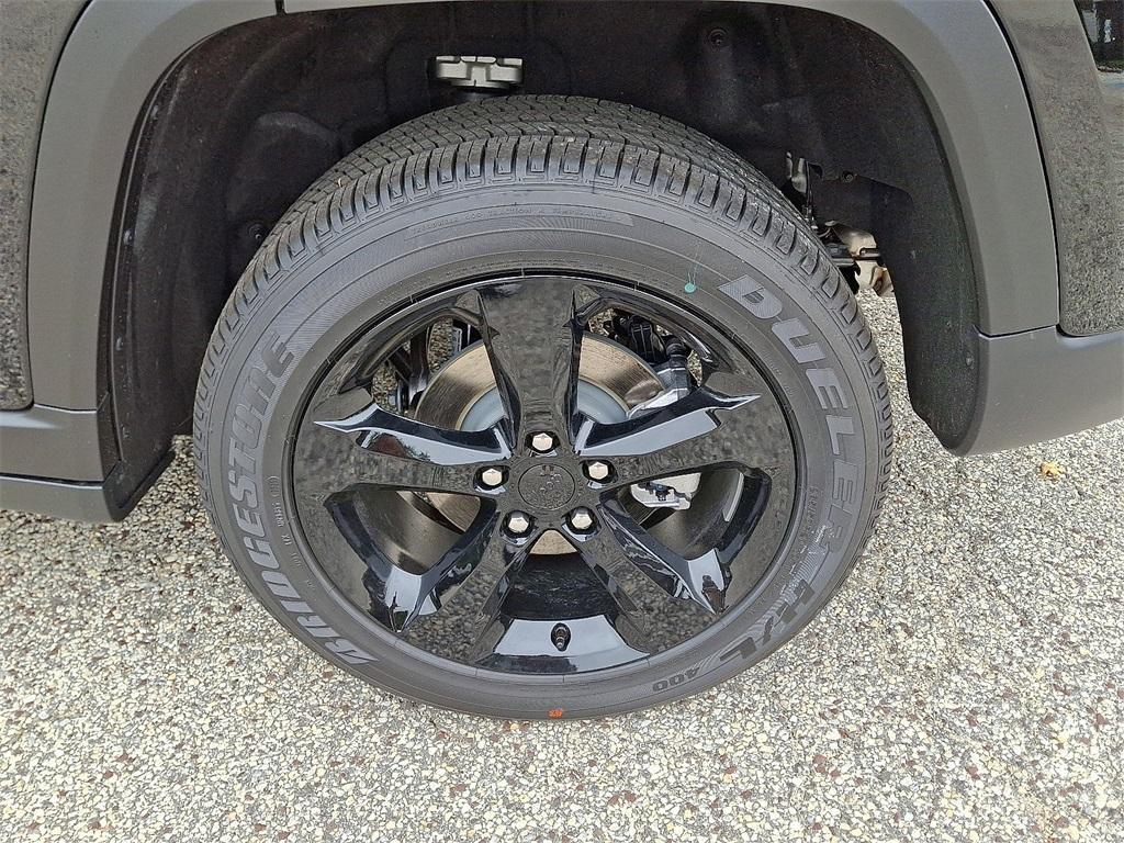 new 2025 Jeep Grand Cherokee car, priced at $48,375