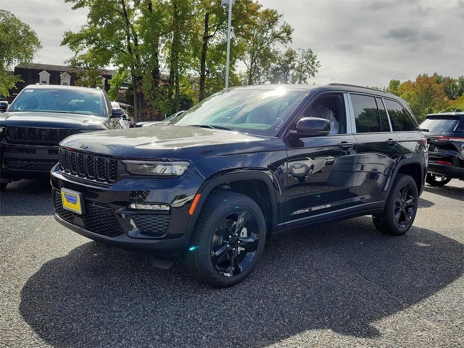 new 2025 Jeep Grand Cherokee car, priced at $52,535