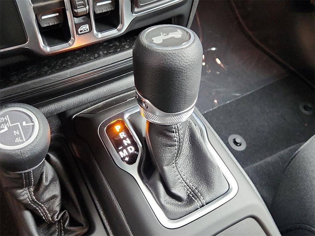 new 2025 Jeep Wrangler car, priced at $52,565