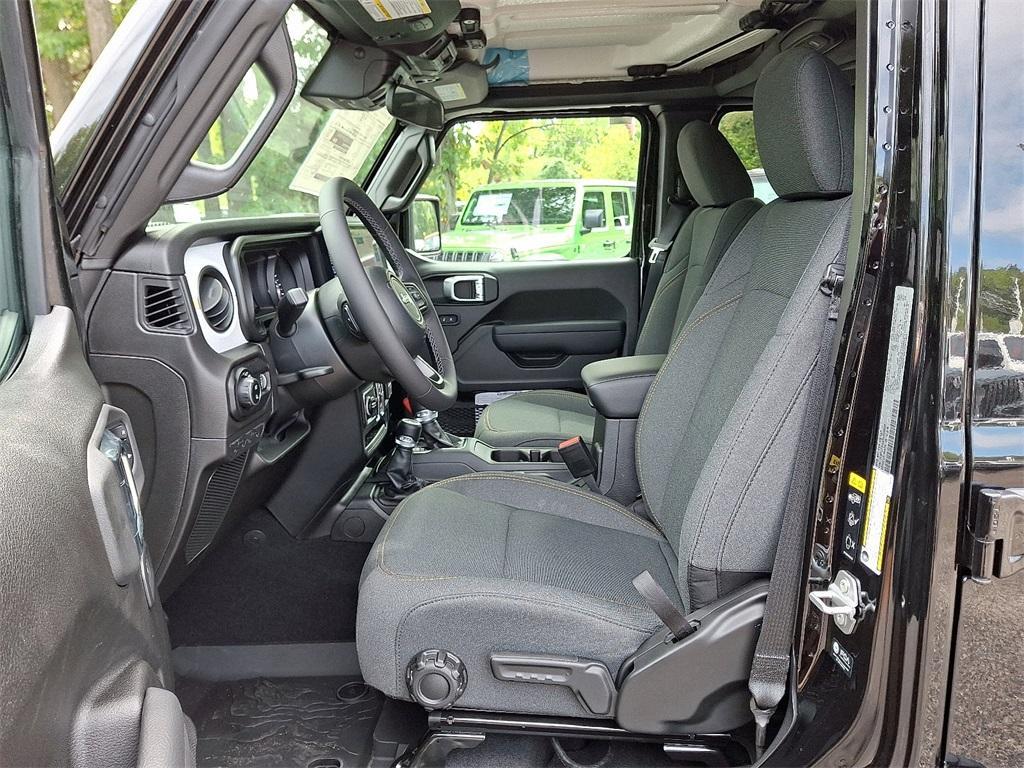 new 2025 Jeep Gladiator car, priced at $51,425