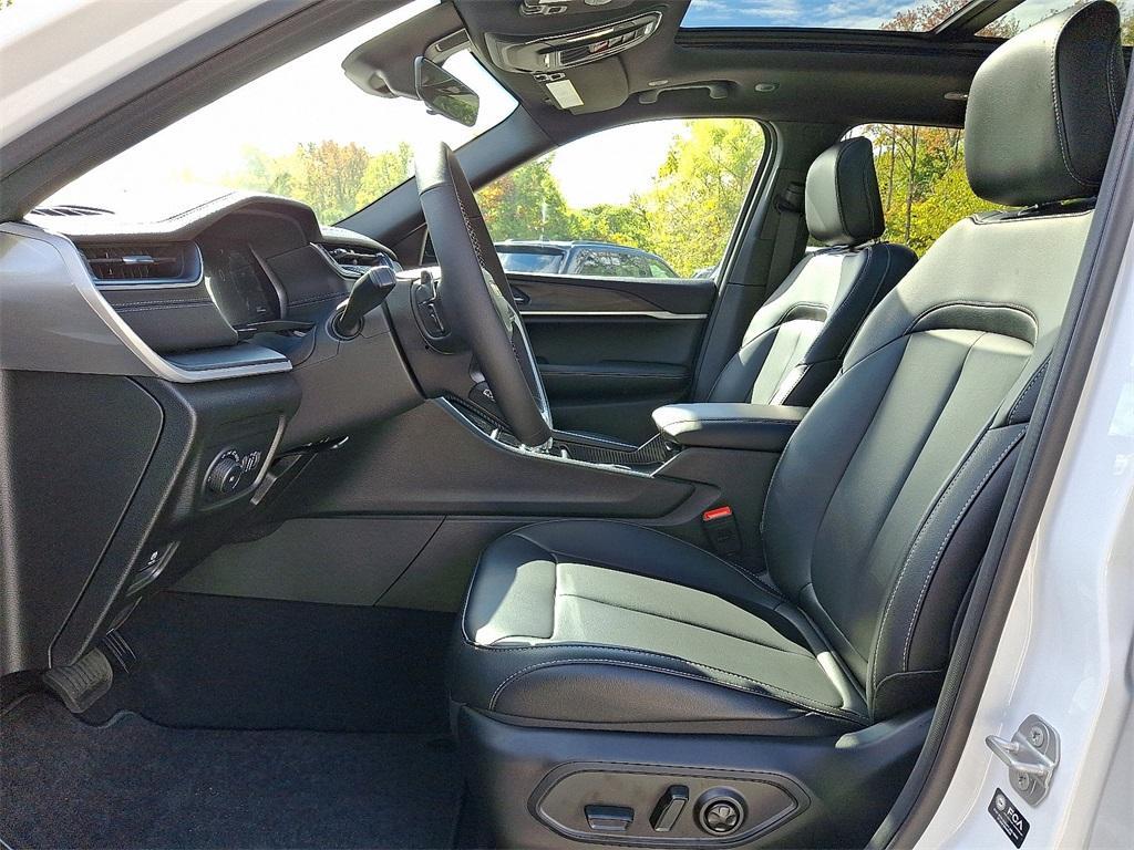 new 2025 Jeep Grand Cherokee car