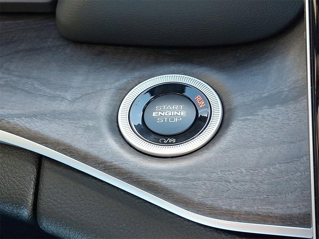 new 2025 Jeep Grand Cherokee car