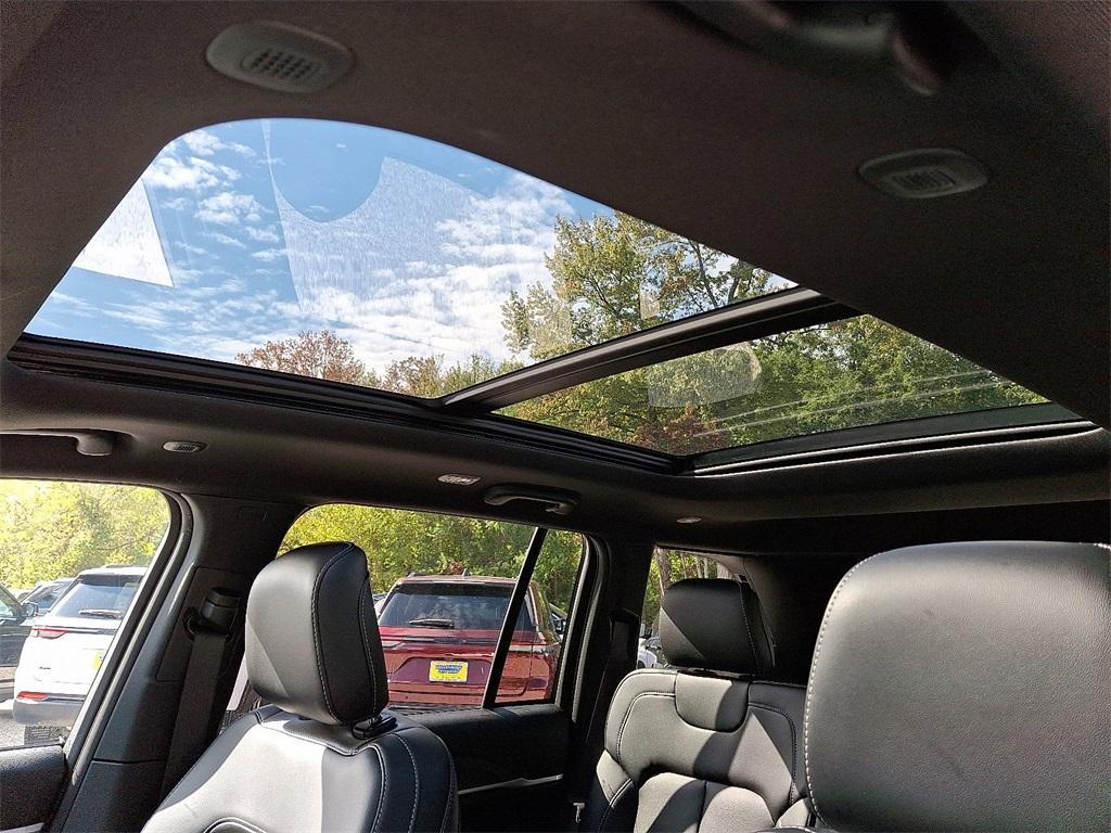 new 2025 Jeep Grand Cherokee car