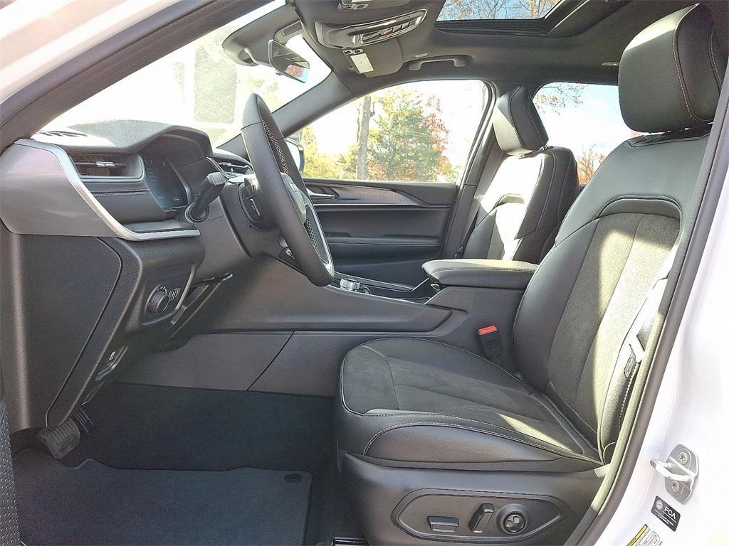 new 2025 Jeep Grand Cherokee L car, priced at $48,135