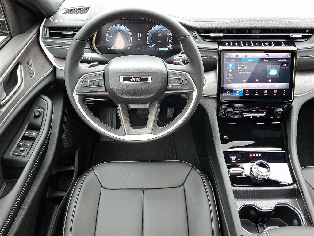 new 2025 Jeep Grand Cherokee car, priced at $52,735