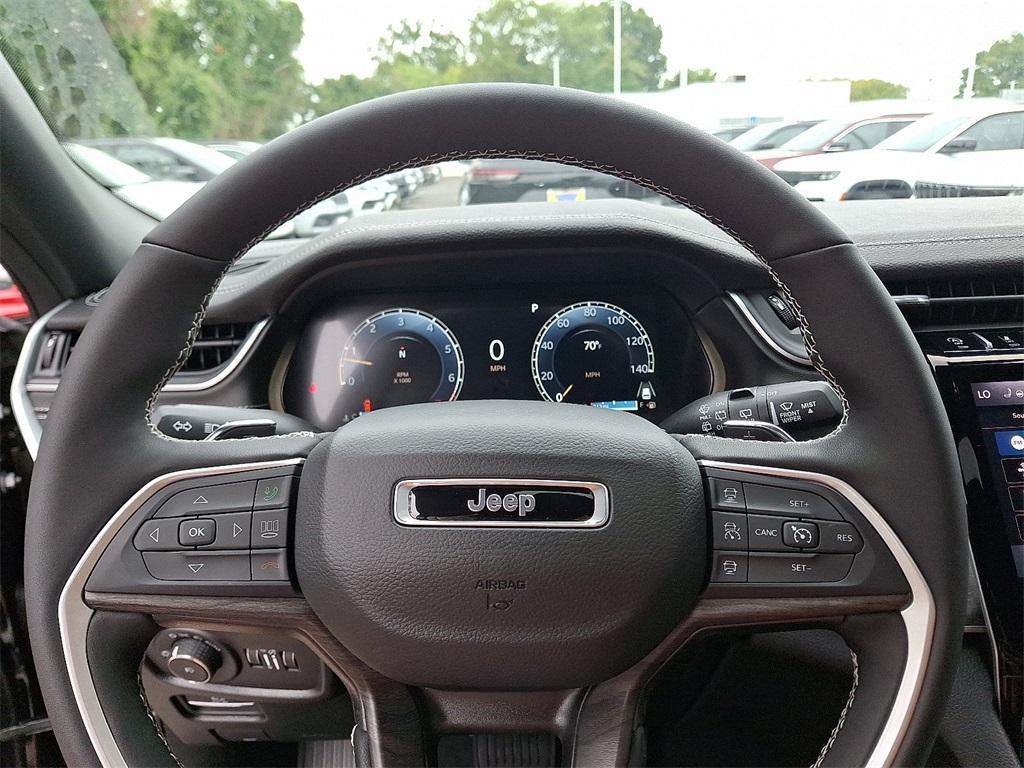 new 2025 Jeep Grand Cherokee car, priced at $52,735