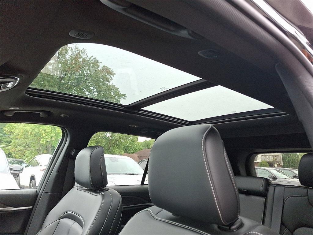 new 2025 Jeep Grand Cherokee car, priced at $52,735