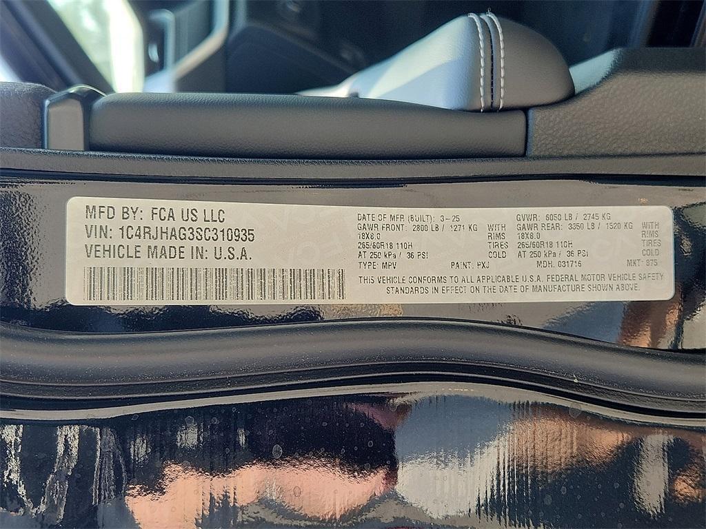 new 2025 Jeep Grand Cherokee car
