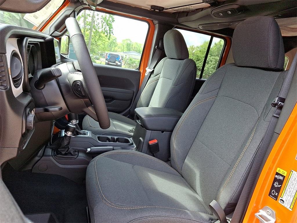 new 2025 Jeep Wrangler car, priced at $52,865
