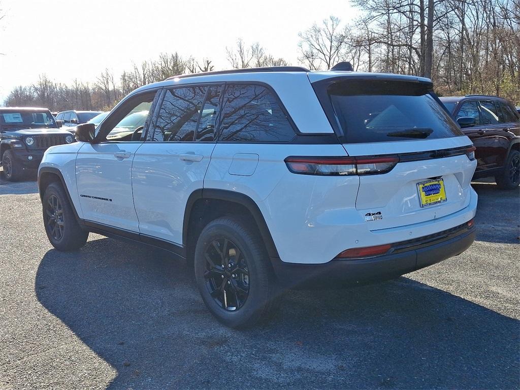 new 2025 Jeep Grand Cherokee car, priced at $46,930