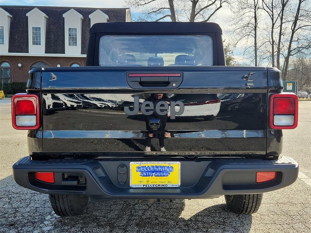 new 2024 Jeep Gladiator car, priced at $43,055