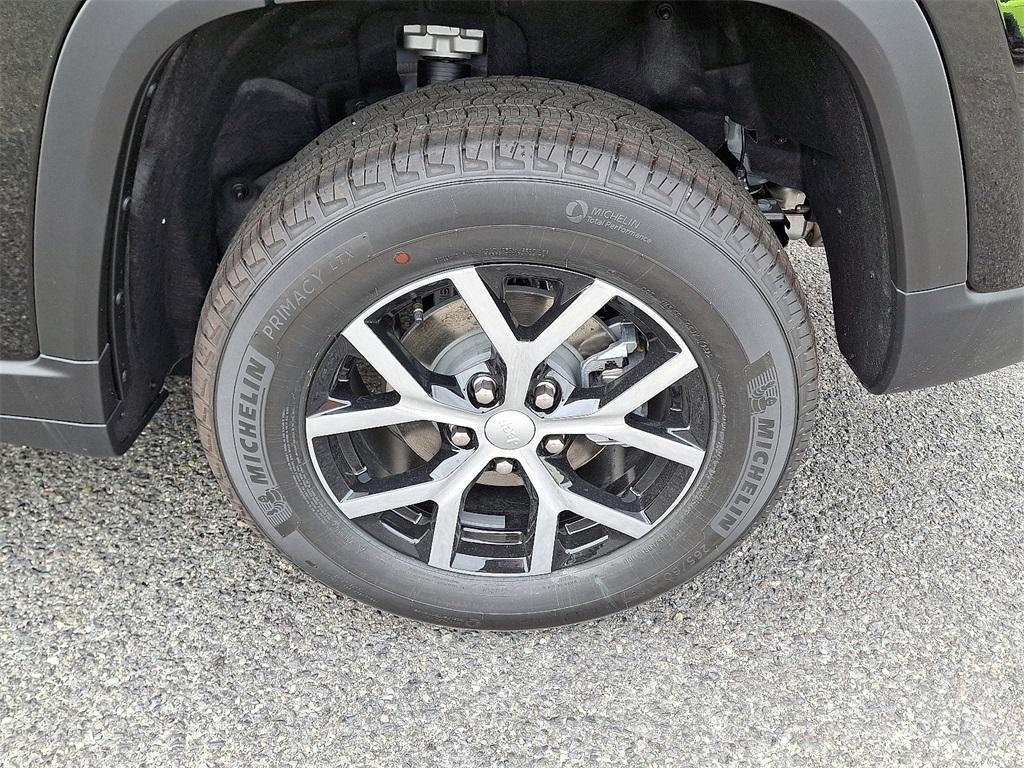 new 2025 Jeep Grand Cherokee car, priced at $50,010