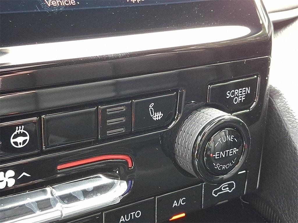 new 2025 Jeep Grand Cherokee car, priced at $50,010