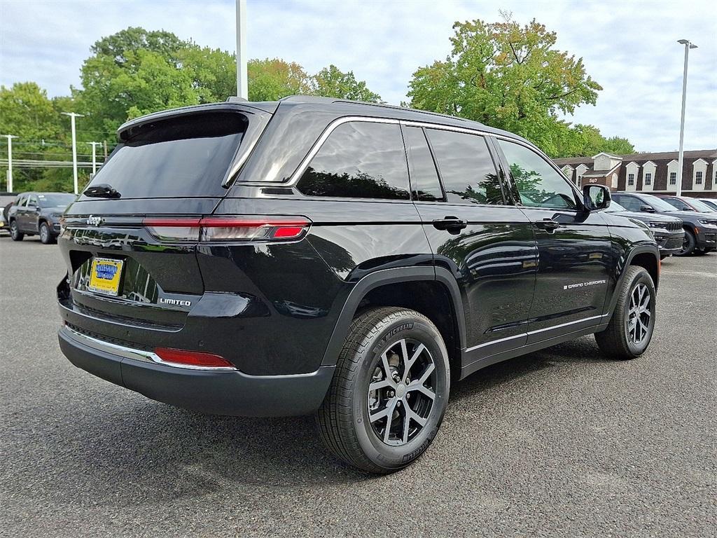 new 2025 Jeep Grand Cherokee car, priced at $50,010