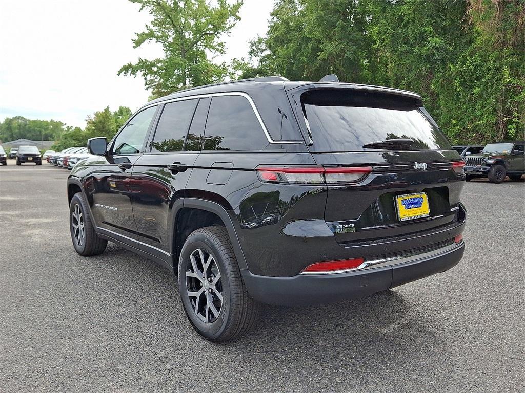 new 2025 Jeep Grand Cherokee car, priced at $50,010