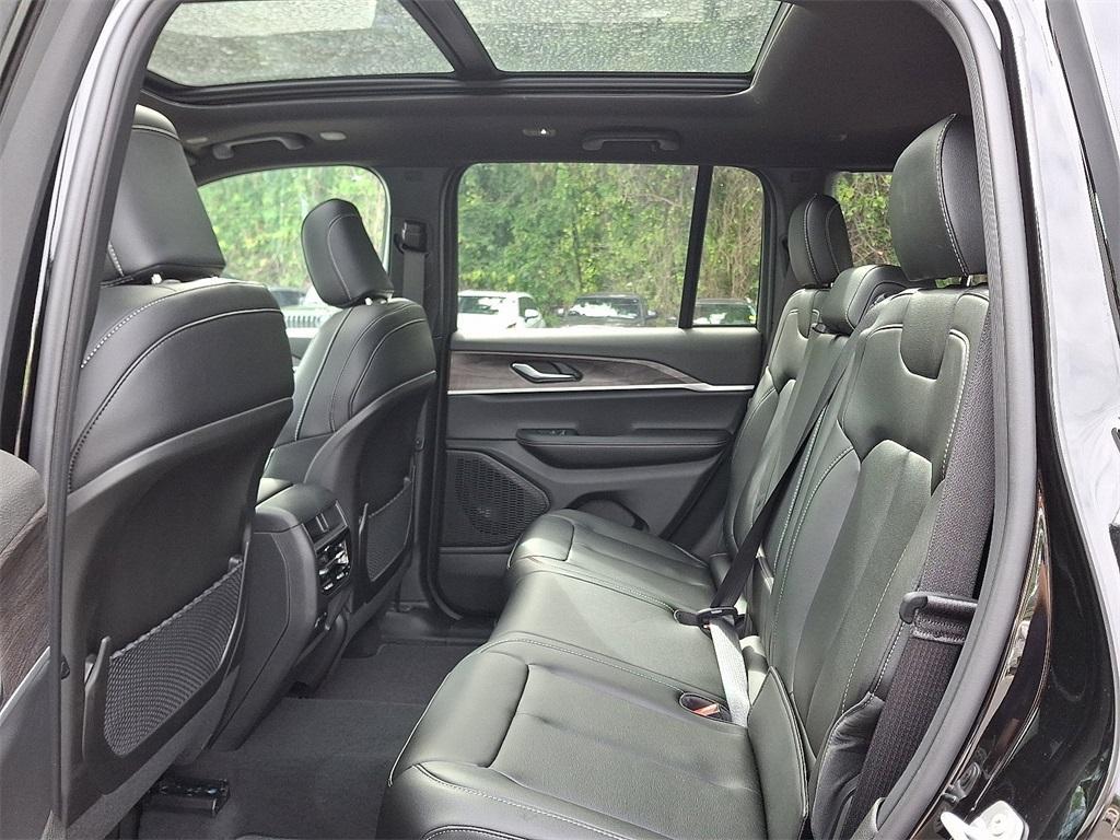 new 2025 Jeep Grand Cherokee car, priced at $50,010