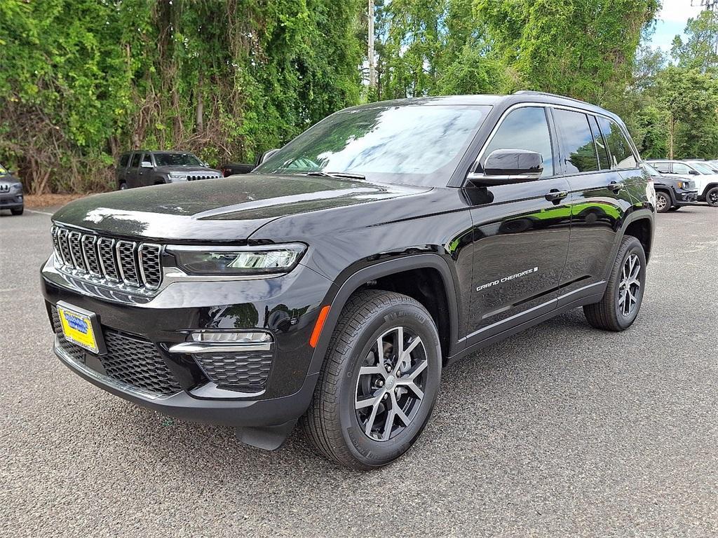 new 2025 Jeep Grand Cherokee car, priced at $50,010