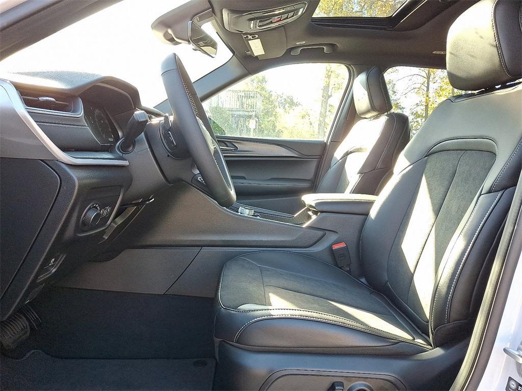 new 2025 Jeep Grand Cherokee L car, priced at $48,135