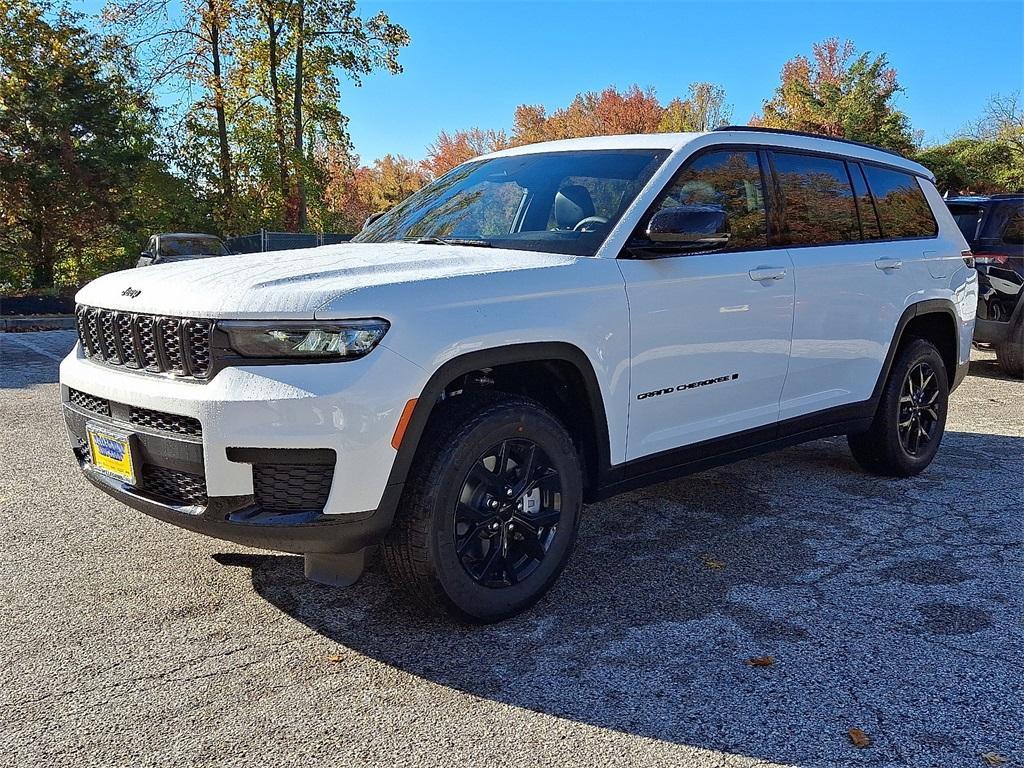 new 2025 Jeep Grand Cherokee L car, priced at $48,135