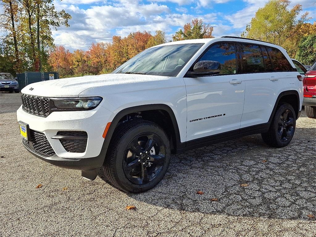 new 2025 Jeep Grand Cherokee car, priced at $47,780