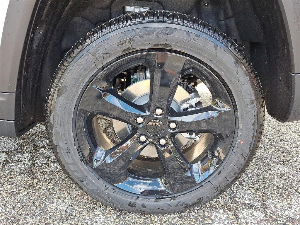 new 2025 Jeep Grand Cherokee car, priced at $47,780