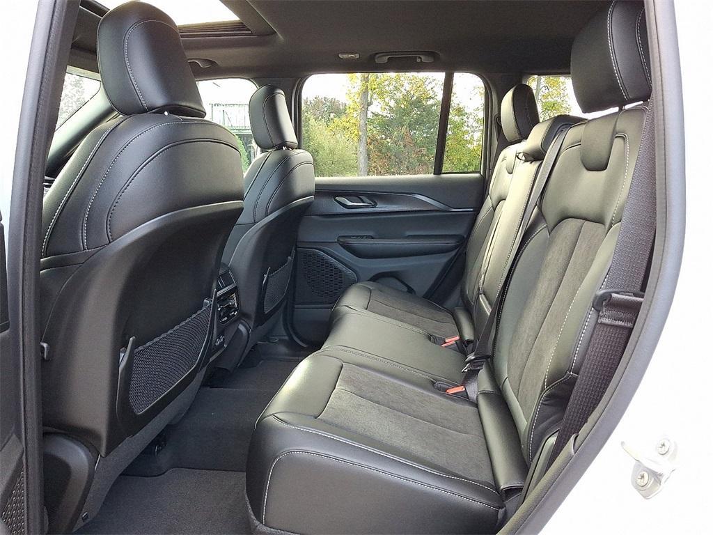 new 2025 Jeep Grand Cherokee car, priced at $47,780