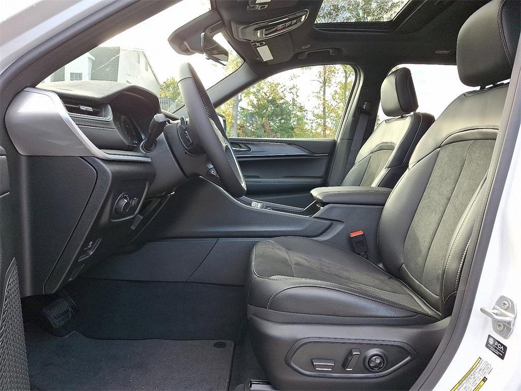 new 2025 Jeep Grand Cherokee car, priced at $47,780