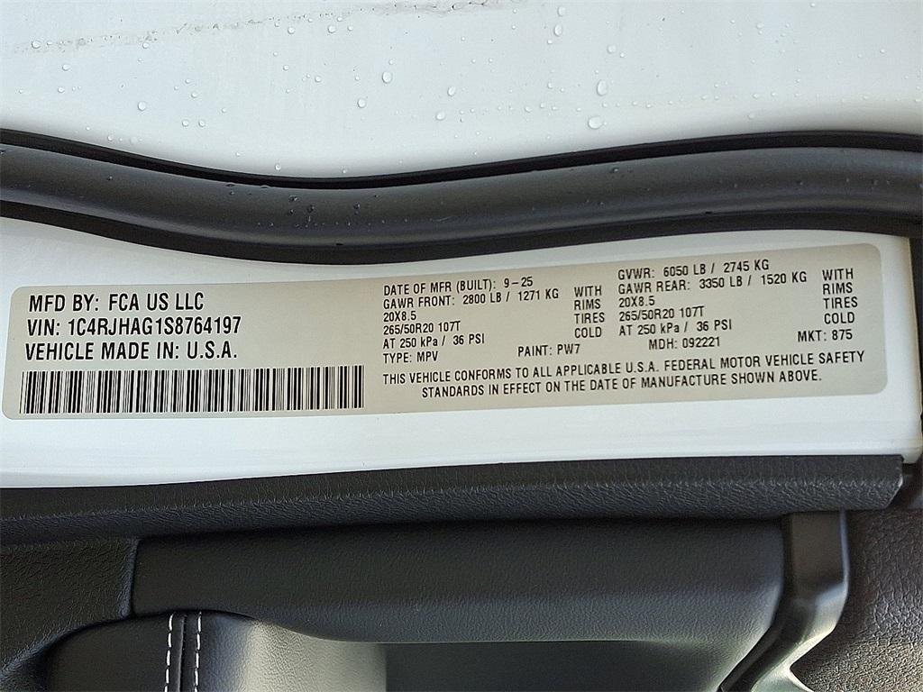 new 2025 Jeep Grand Cherokee car, priced at $47,780