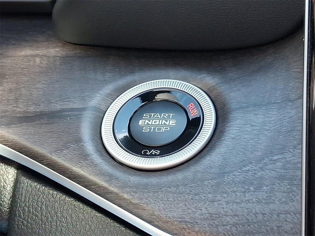 new 2025 Jeep Grand Cherokee car, priced at $52,735