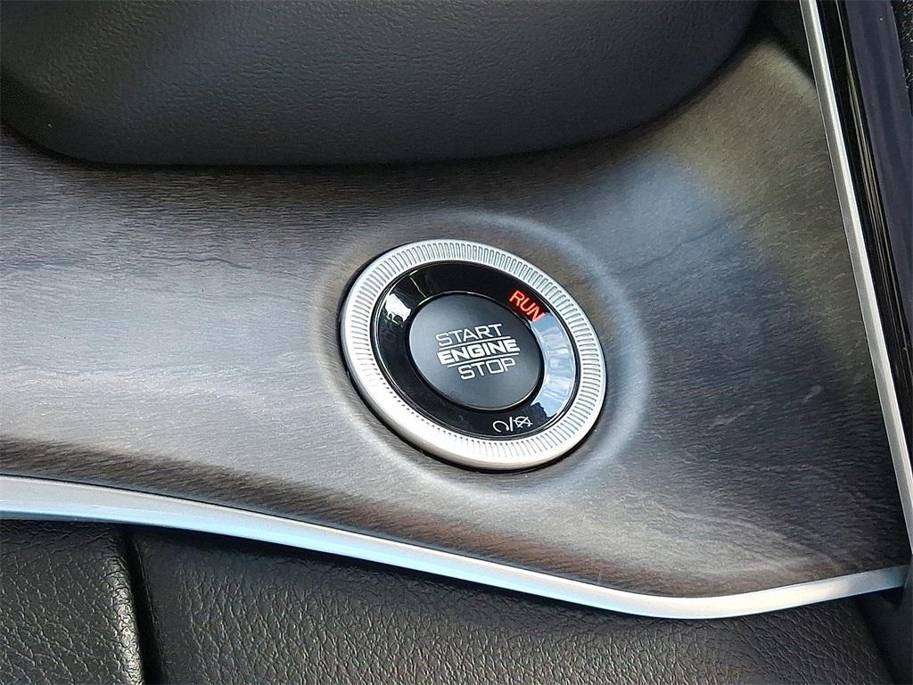 new 2025 Jeep Grand Cherokee car, priced at $55,660