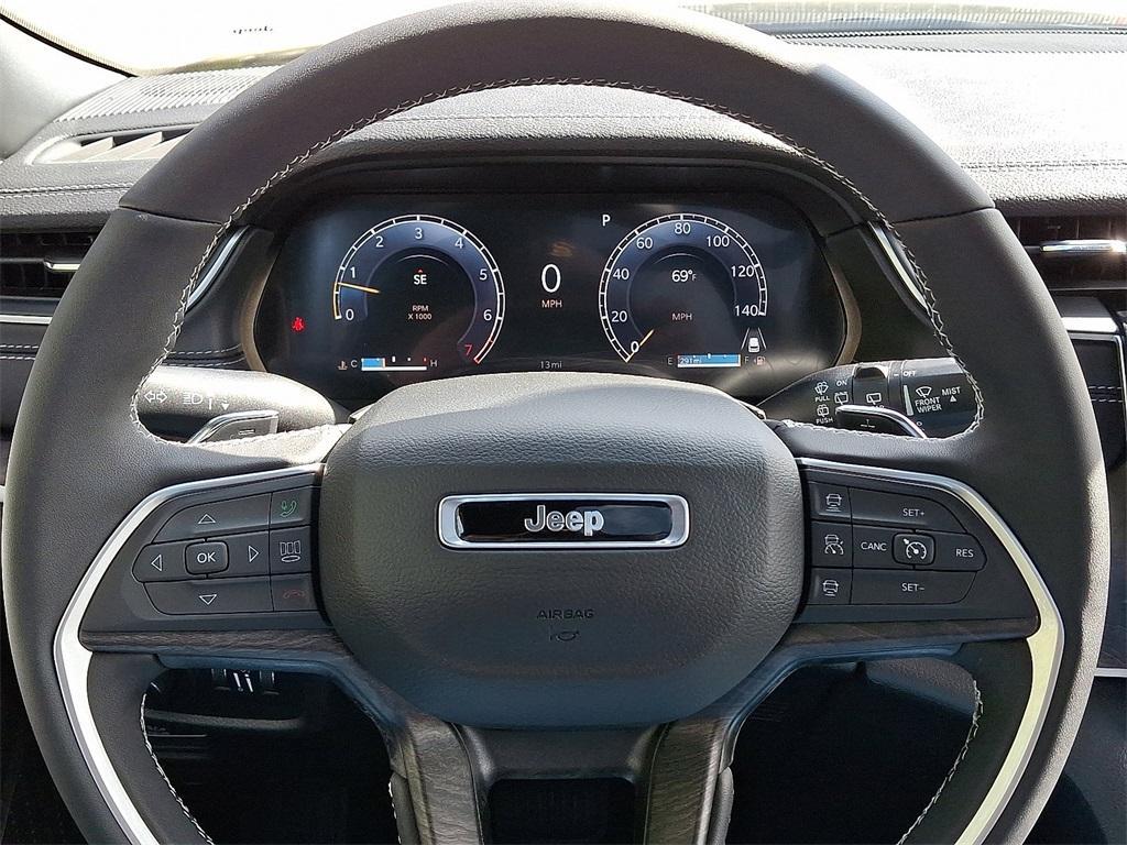 new 2025 Jeep Grand Cherokee car, priced at $55,660