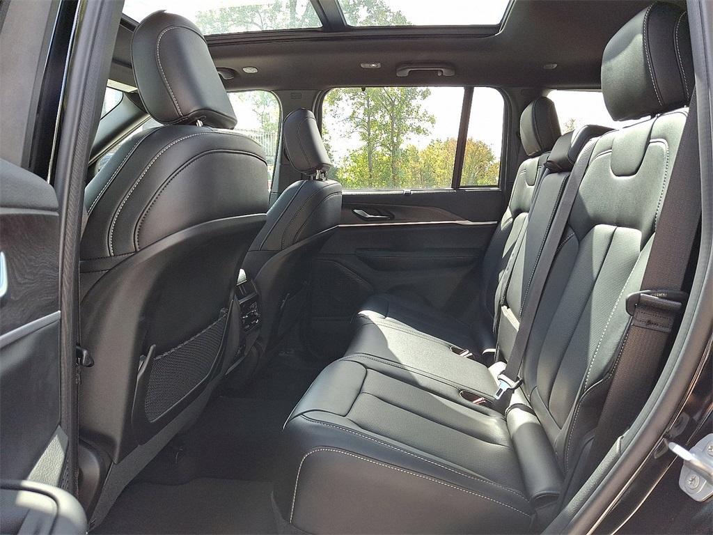 new 2025 Jeep Grand Cherokee car, priced at $55,660