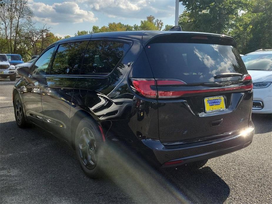 new 2023 Chrysler Pacifica Hybrid car, priced at $48,180