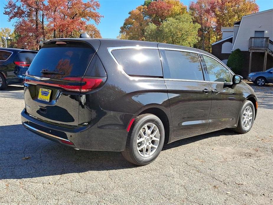 new 2024 Chrysler Pacifica car, priced at $43,500