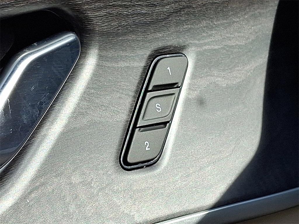 new 2025 Jeep Grand Cherokee car, priced at $52,140