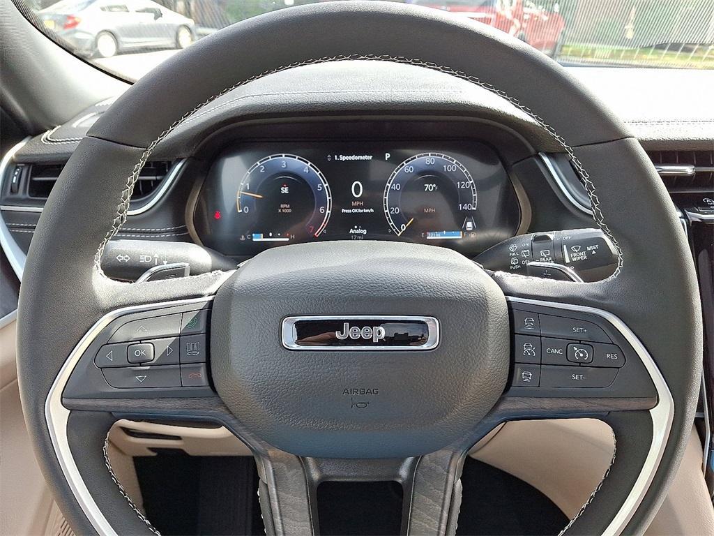 new 2025 Jeep Grand Cherokee car, priced at $52,140