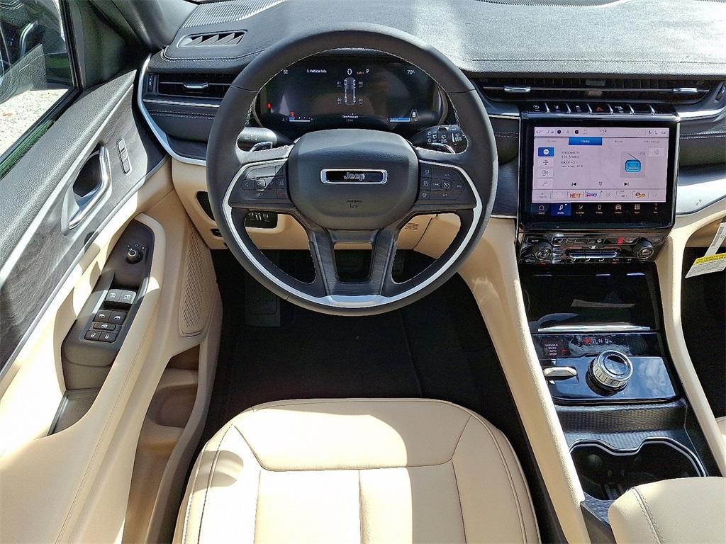 new 2025 Jeep Grand Cherokee car, priced at $52,140