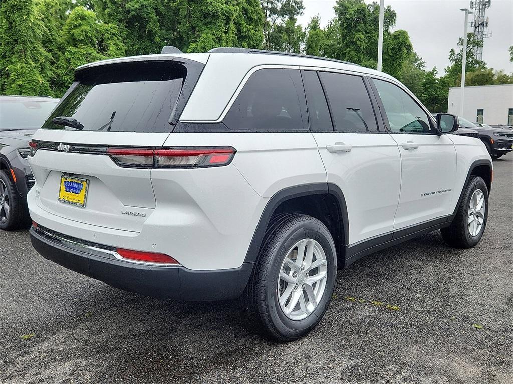 new 2025 Jeep Grand Cherokee car, priced at $43,575
